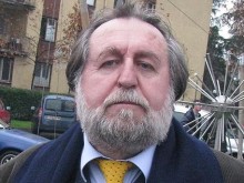 Кадийски: Не ни трябва изчегъртване, а събаряне на стени, които да се зазидат наново