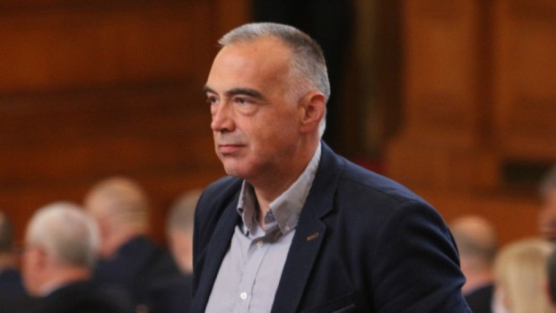 Кутев: Служебното правителство трябва да спре с кадровите промени