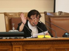 Зайкова: Пак аз съм най-старото нещо и ще трябва да откривам НС