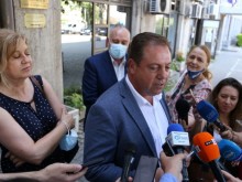 Конфликтът между Стойчо Кацаров и протестиращите от "Пирогов" е пред разрешаване
