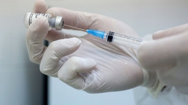 Интервалът между първата и втората доза от ваксината на Пфайзер
