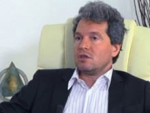Дясната ръка на Слави Трифонов крие сестра актриса