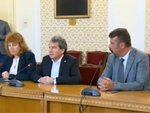 "Има такъв народ" ще проведе консултации с ДПС днес