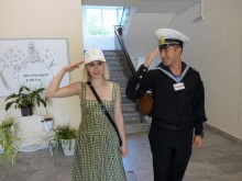 Мария Бакалова става кръстница на първия български военен научноизследователски кораб