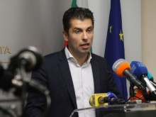 Въпрос: Няма ли кой да хване за ухото Кирил Петков и да го заведе в пиано бар?