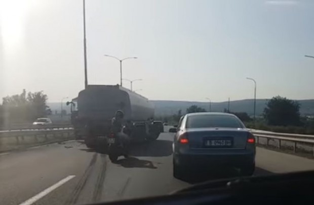 Виждам те КАТ-Варна
Вчера около 18:10 часа е възникнал пътен инцидент