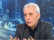 Недков: Властта се търкаля като несретен клошар по паважа