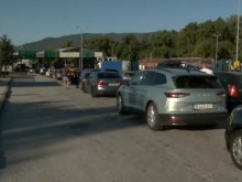 Огромна опашка на "Кулата", въпреки усложнената обстановка в Гърция