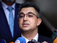 Австрийски университет: Пламен Николов не е сред възпитаниците ни