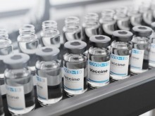 Нови дози ваксини срещу COVID-19 пристигнаха у нас