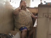 Представител на хотела на ужасите на морето шокира с думи и външен вид!