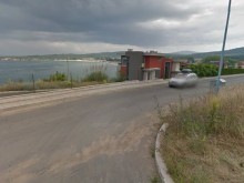 Невнимателна млада дама за малко да развали морето на пловдивчанин