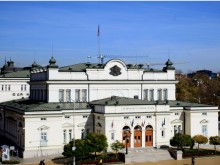 Депутатската заплата пада с 12 лева