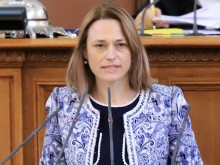 Митева призова правителството и президента да не оказват натиск на НС