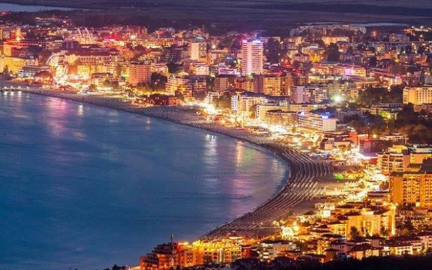 Пандемията скъси летния сезон по Българското Черноморие който бездруго не е
