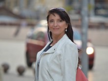 Българска майка: Синът ми е в ковид затвор във Виетнам на хляб и вода