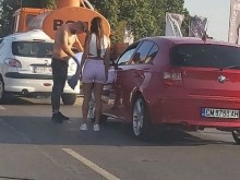Сблъсък на Адата! Коментар за шофьора: Бе прекалено зает с телефона и затова си го гушна отзад
