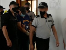 Обвиненият в бруталното убийство на Юмер предпочете да остане в ареста