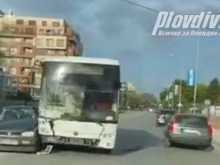 73-годишна шофьорка е в болница след катастрофа в Пловдив!