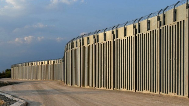 Гърция издигна 40-километрова ограда и система за наблюдение по границата