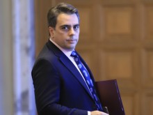 Асен Василев даде ясен отговор при какви условия би останал министър