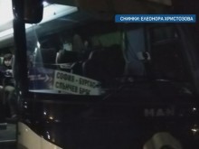 Кошмарно пътуване: Шофьор на автобус заспивал на волана, пътниците едва го свестявали