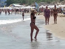 Лошо време и дъжд ли? Вижте кадри от морето от днес!