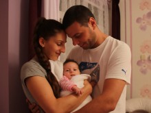 Малката Рали от Варна се нуждае от нашата помощ в битката с тежко генетично заболяване