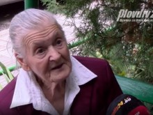 Нова драма с баба Марийка, стигна до дома си с полиция
