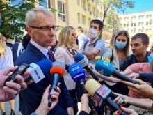 Министър Денков: Новата учебна година ще бъде по-дълго присъствена!
