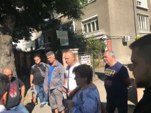 Правят тротоари като слънце в центъра на Пловдив