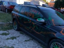 Вандали посегнаха на автомобил в "Тракия"