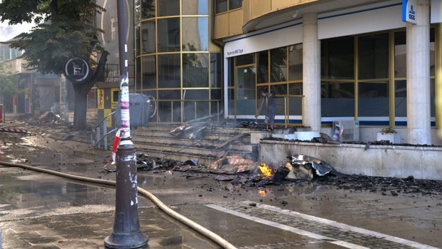 Апокалиптични кадри след пожара в центъра на голям наш град Кметът