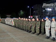 НА ЖИВО: Тържествена заря-проверка за 136-ата годишнина от Съединението на България и празника на Пловдив