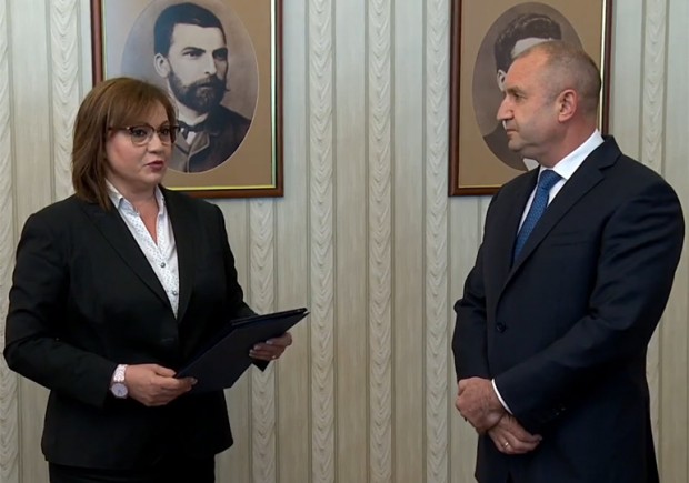 Президентът ще приеме в 17 часа на Дондуков 2 представители