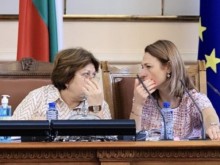 Ива Митева: Дончева се опитва да кадрува