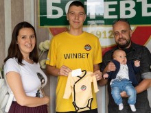 ПФК Ботев се похвали с член №70 на кампанията "110 бебета"