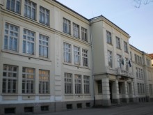 Училищата са спестили над 230 млн. лв. през миналата година