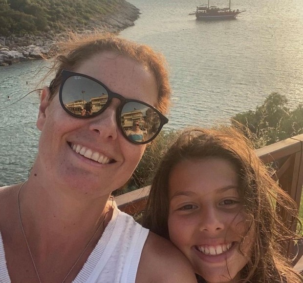 Instagram
София дъщерята на Алекс Сърчаджиева и Иван Ласкин разплака мрежата