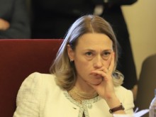 Намериха мъжа, заплашил Ива Митева! Пътува под конвой към София