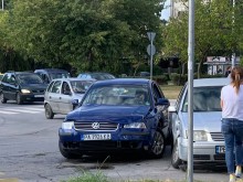 Две коли се удариха пред пешеходна пътека в "Тракия"
