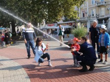 Зрелищна демонстрация в центъра на Пловдив