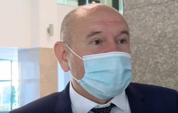Зам.-кметът Родопски се опъна на съветниците