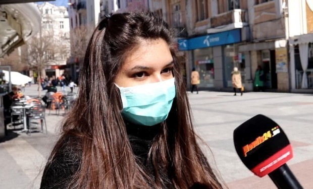 Най-често критиците на носенето на маски посочват липсата на рандомизирани