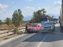 Верижна катастрофа затрудни движението на Околовръстното
