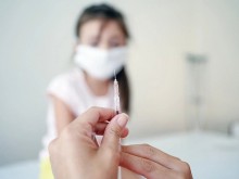 Инфекционист: Децата трябва да се ваксинират. Те са преносители и могат да заразяват