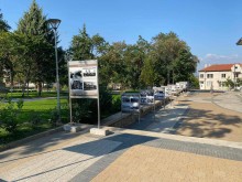Ретро снимки от Куклен в изложба на открито