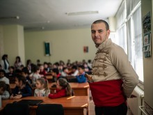 Възпитаник на ПУ преподава история на България на ученици от цял свят по много иновативен начин