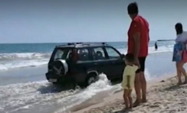 Нова тв преминал през плажа в Кранево Според очевидци автомобилът
