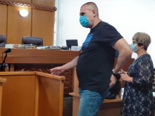 Обвиненият за убийството на родителите си: Не съм малко дете да ме хокат!